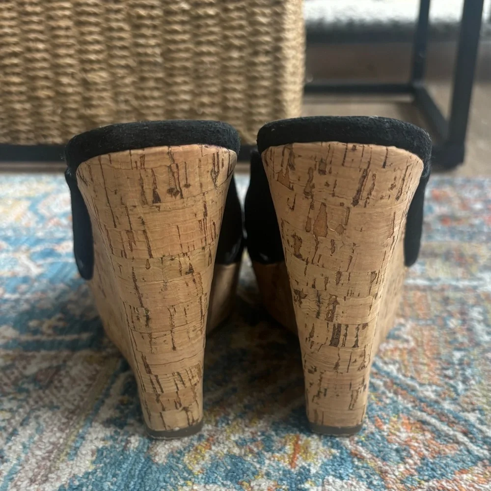 Stylish Jessica Simpson Black Summer Wedges size 7